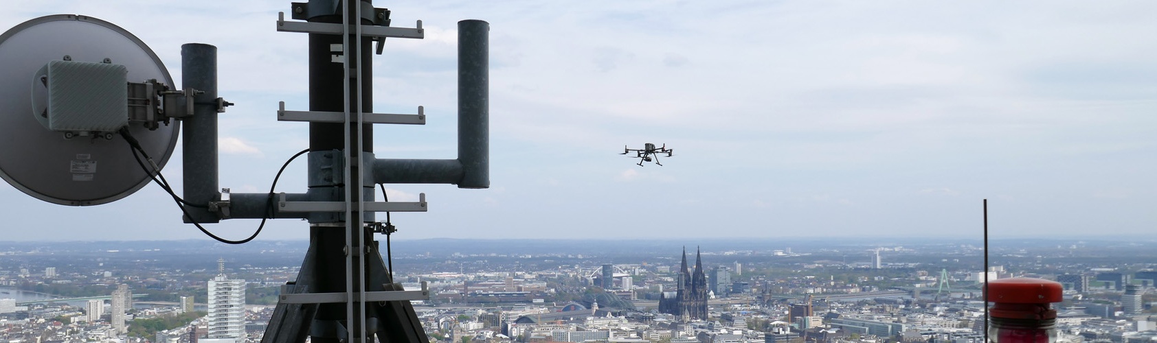 Deutsche Funkturm und Droniq befliegen den Kölner Fernsehturm Colonius zu Wartungszwecken per Drohne