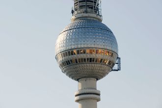 Nahaufnahme Kanzel des Berliner Fernsehturms