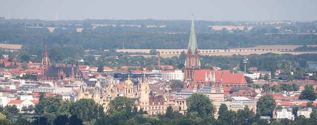 Deutsche Funkturm und Stadt Schwerin arbeiten beim Ausbau der Mobilfunkinfrastruktur in Schwerin zusammen